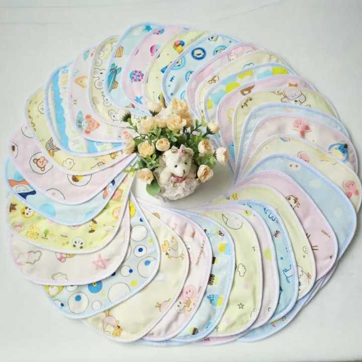 3%20Pcs%20Soft%20Cotton%20Bibs%20for%20Baby-%20Multicolor%20-%20Image%208