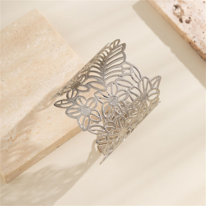 Metal%20Hollow%20Flower%20Leaf%20Bangles%20For%20Women%20Open%20Adjustable%20Wide%20Cuff%20Bracelet%20Party%20Wedding%20Jewelry%20WANNA%20-%20Image%203