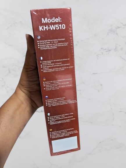 KH-W510%20Zoomable%20Super%20Bright%20Flashlight%20with%20Type-C%20Charging%20%E2%80%93%20Built%20for%20Power%20&%20Performance!%20-%20Image%204