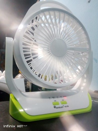 JOYKALY%20YG-729%20Portable%20Rechargeable%20LED%20Light%20AC/AD%20Electronic%20Fan%20with%208"%20inches%20High%20Speed%20Blade%20-%20Image%202