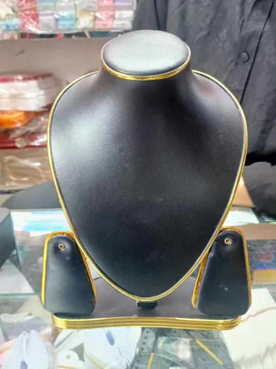 Elegant%20Black%20Leather%20Jewelry%20Display%20Stand%20for%20Necklaces,%2010-inch%20Display%20Holder%20for%20Women%20Fashion%20Jewellery%20-%20Image%203