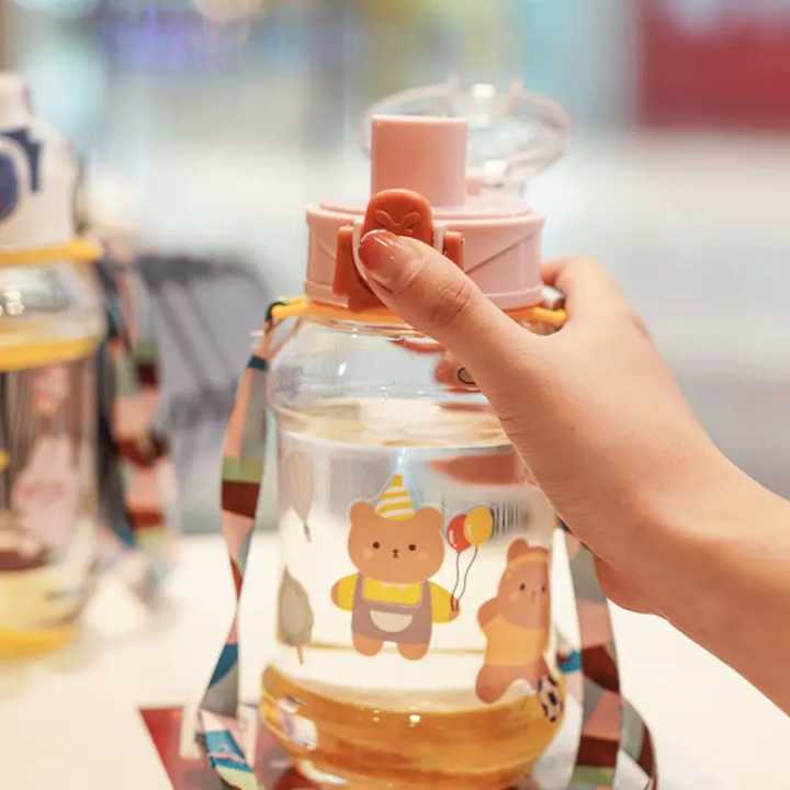 Children's%20cartoon%20straw%20with%20handheld%20teapot%20for%20elementary%20school%20students,%20water%20absorbent,%20Baby%20Water%20Bottle%20-%20Food%20Grade%20Plastic,%20Mum%20Pot,%20Kids%20Water%20Bottle%20Double%20Handle%20fall%20protection%20670ml%20Number%20Plastic%20Kids%20Water%20Bottle/Mom%20pot%20-1pcs%20-%20Image%206