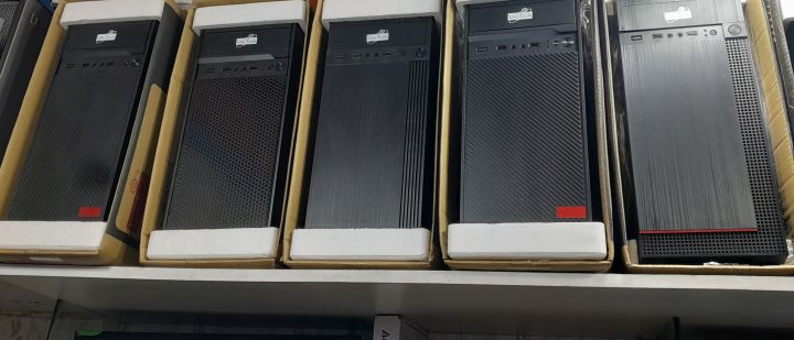 Sleek%20And%20Efficient-%20Live%20Tech%20Atx%20Thermal%20Casing%20In%20Black%20-%20Optimal%20Cooling%20For%20Your%20System%20-%20Image%202