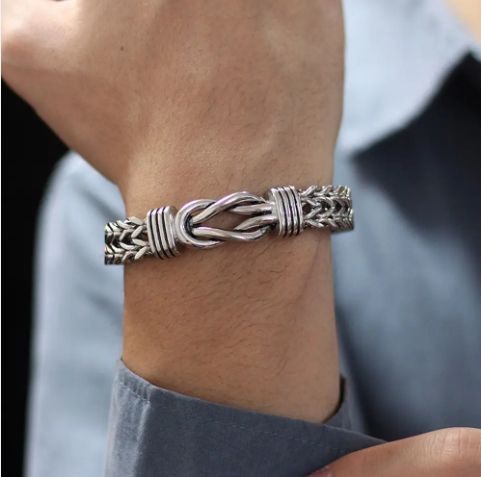 Hotsale%20jewelry%20For%20stainless%20steel%20Magnetic%20Bracelet%20Men%20New%20Fashion%20Clasp%20Knot%20Cuff%20Wristband%20with%20Eternity%20Knot%20-%20Image%204