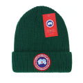 Canada Goose Fashion Embroidered Sliding Beanie Hat Men and Women Versatile Warm Autumn and Winter Trendy Hat. 