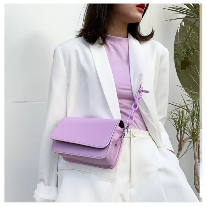 Fashionable%20Mini%20Bag%20Square-shaped%20Shoulder%20Bag%20Square%20Crossbody%20Bag%20Stylish%20Summer%20Handbag%20Mini%20Bag%20With%20Acrylic%20Chain%20-%20Image%202