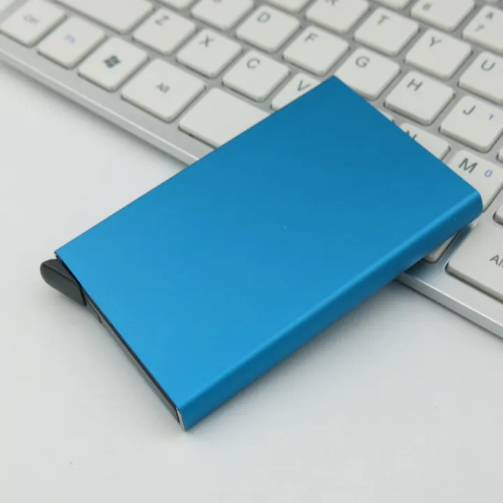 Front%20Look%20Men%20Aluminium%20Card%20Holder%20(7%20Card%20Slots)%20-%20Image%202