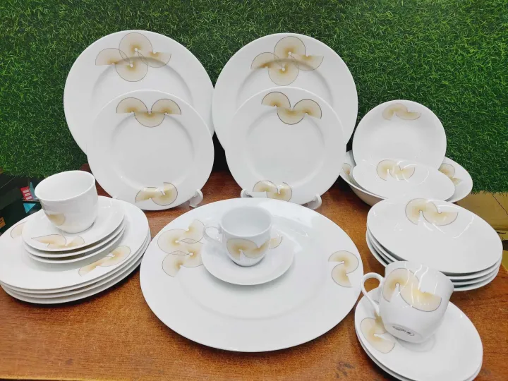 32%20pieces%20dinner%20set%20Golden%20Sing%20for%20gift%20and%20home%20decoration.%20Ceramic%20Daining%20Set%20White%20Round.%20-%20Image%206