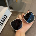Fashion Women Sunglasses Vintage Metal Large Frame UV400 Protection Men Polarized Glasses for Girls. 