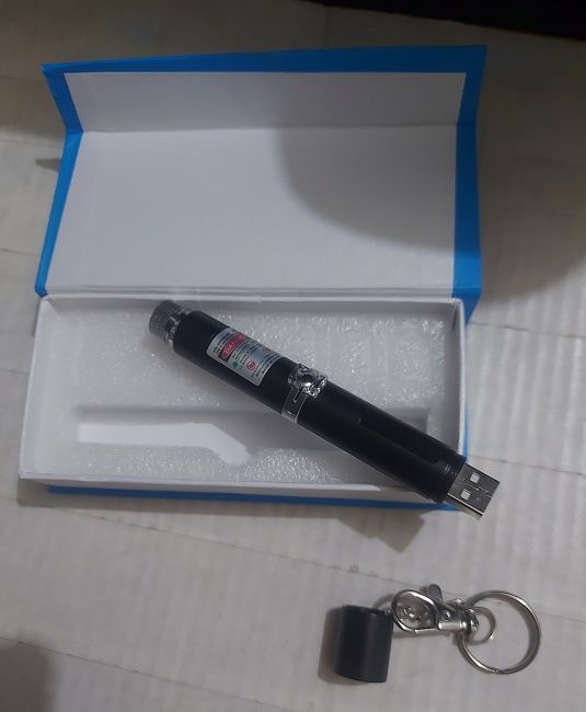 USB%20Charge%20111A%20Green%20Laser%20Pointer%20-%20Image%203