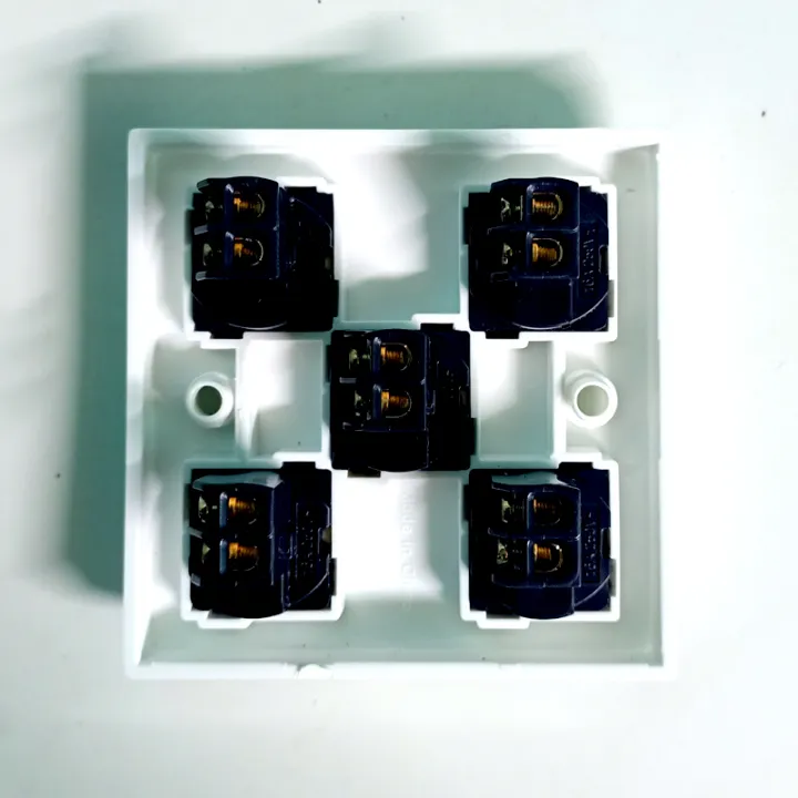MK%20Safety%20Mark%20Gang%20Switch%20(5%20Switch)%20-%20Image%203