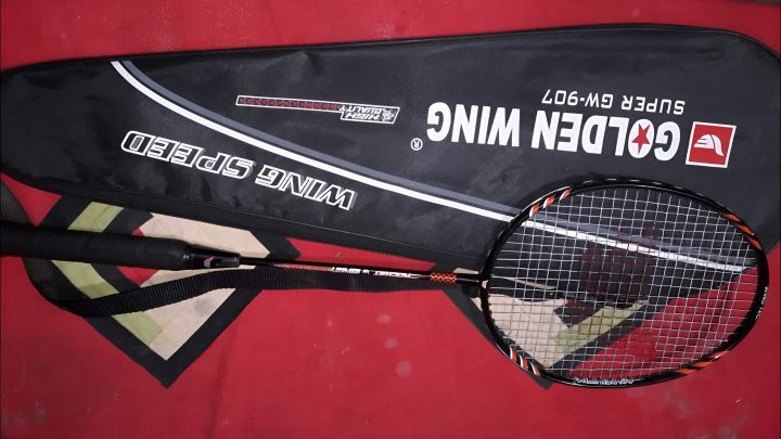 Golden%20Wing%20907%20professional%20Badminton%20Single%20Racket%20with%20bag%20-%20Image%202