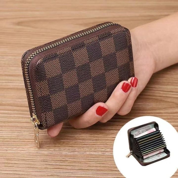 Brown%20Dedit%20Or%20Credit%20Card%20Holder%20With%20Wallet%20for%20Men%20And%20Women%20-%20Image%204