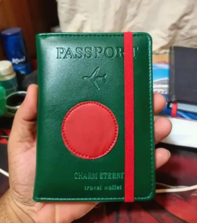Premium%20Passport%20Cover%20with%20Card%20Holder%20in%20Multi-Functional%20fashionable%20design%20-%20Image%202