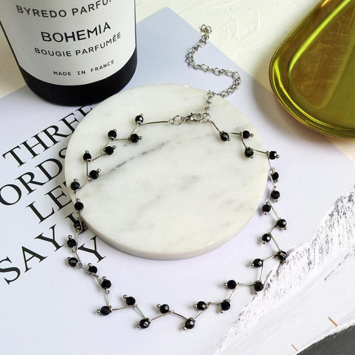 Korean%20Fashion%20Simple%20Wild%20Black%20Crystal%20Short%20Clavicle%20Chain%20Women%20Gold%20Charm%20Beaded%20Choker%20Necklaces%20for%20Women%20Girls%20Wedding%20Party%20Jewelry%20Gift%20-%20Image%204