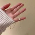 The new Xiaohongshu light luxury opal pendant niche design sense small waist necklace female Internet celebrity versatile clavicle chain.