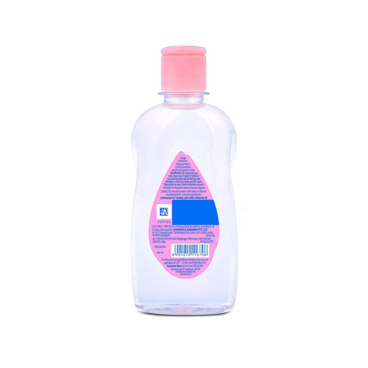Johnsons%20Baby%20Oil%20With%20Vitamin%20E%20100ml%20A%20Gentle%20Mild%20Formula%20For%20Baby%20Massage%20And%20Soft%20Nourished%20Skin%20-%20Image%203