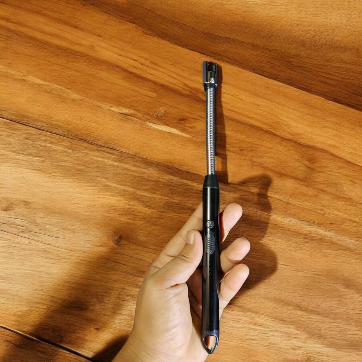 USB%20Rechargeable%20Flameless%20Arc%20Metal%20Lighter%20%E2%80%93%20Windproof%20Plasma%20Long%20Neck%20Electric%20Lighter%20for%20Gas%20Stove,%20Candle,%20and%20Outdoor%20BBQ%20-%20Image%205