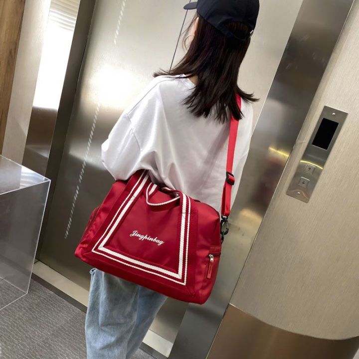 Travel%20Bag%20Women's%20Short-Distance%20Portable%20Large%20Capacity%20Sports%20Travel%20Fitness%20Bag%20Lightweight%20Pending%20Storage%20Business%20Travel%20Luggage%20Bag%20-%20Image%204