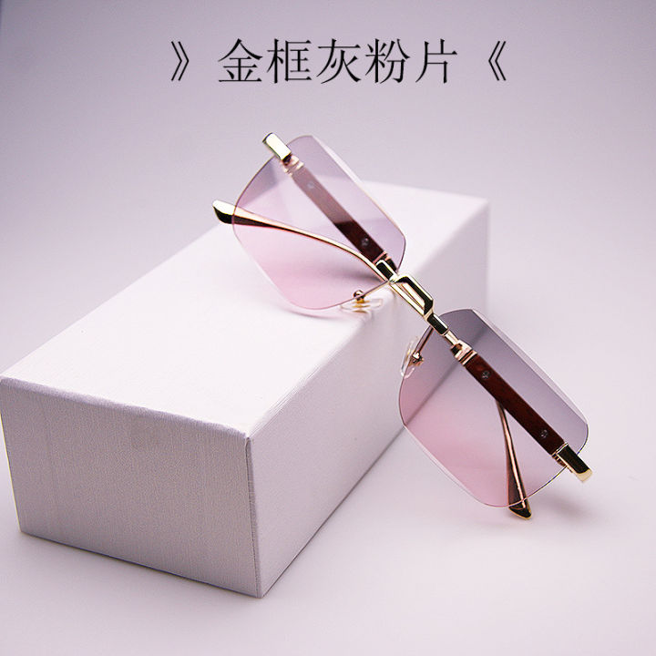 2023%20New%20frameless%20cut%20edge%20sunglasses%20European%20and%20American%20fashion%20trends%20wood%20grain%20leg%20gradient%20sunglasses%20men's%20and%20women's%20universal%20square%20glasses%20-%20Image%207