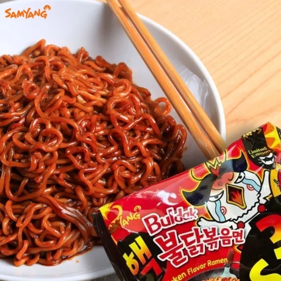 Samyang%20Buldak%20Hot%20Chicken%20Ramen%20-%203x%201%20pack%20-%20Image%204
