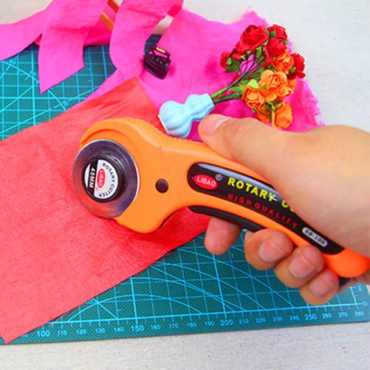 45mm%20Sharp%20Round%20Rotary%20Cutter%20Sewing%20Quilting%20Roller%20Fabric%20Cutting%20Craft%20Tool%20-%20Image%207
