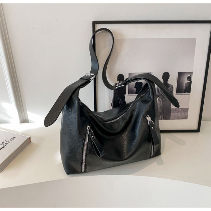 Retro%20fashion%20versatile%20large%20capacity%20bag%20women's%20new%20double%20pocket%20winter%20commuter%20tote%20bag%20niche%20shoulder%20bag%20-%20Image%208