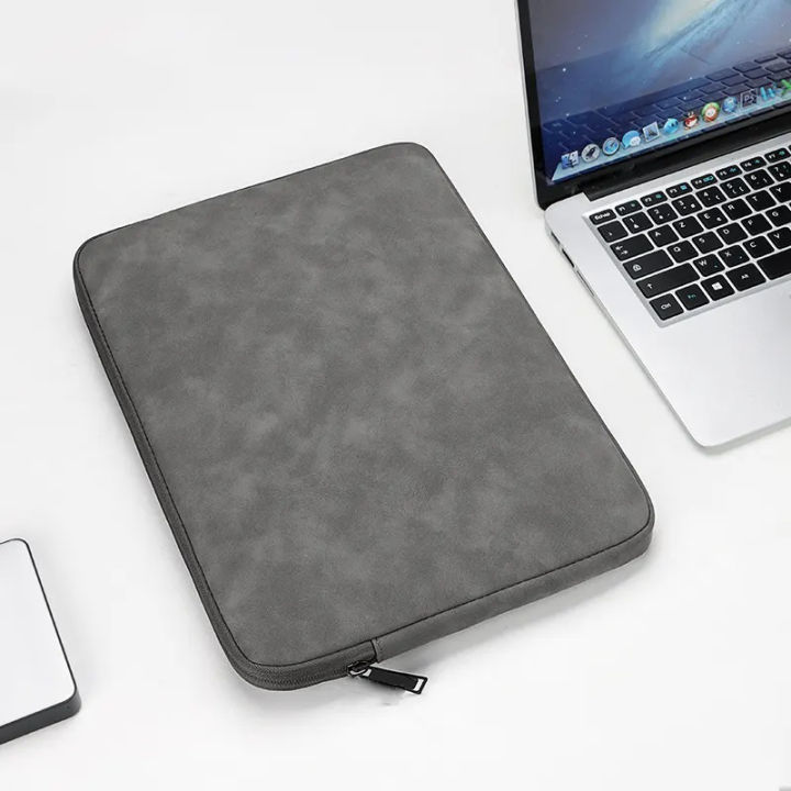15.6-Inch%20Laptop%20Sleeve%20Bag%20%E2%80%93%20Shockproof%20&%20Slim%20Protective%20Case%20for%20Notebook,%20MacBook%20&%20Ultrabook%20-%20Image%209