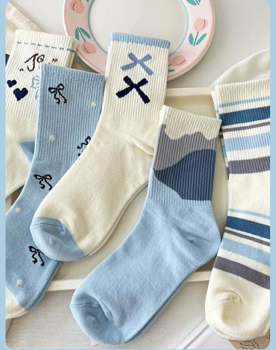 Soft%20Cotton%20Cartoon%20Socks%20for%20Women%20&%20Girls%20%7C%20Breathable%20Mid%20Tube%20Socks%20%7C%20Cute%20Pattern%20%7C%20Daily%20Wear%20-%20Image%203