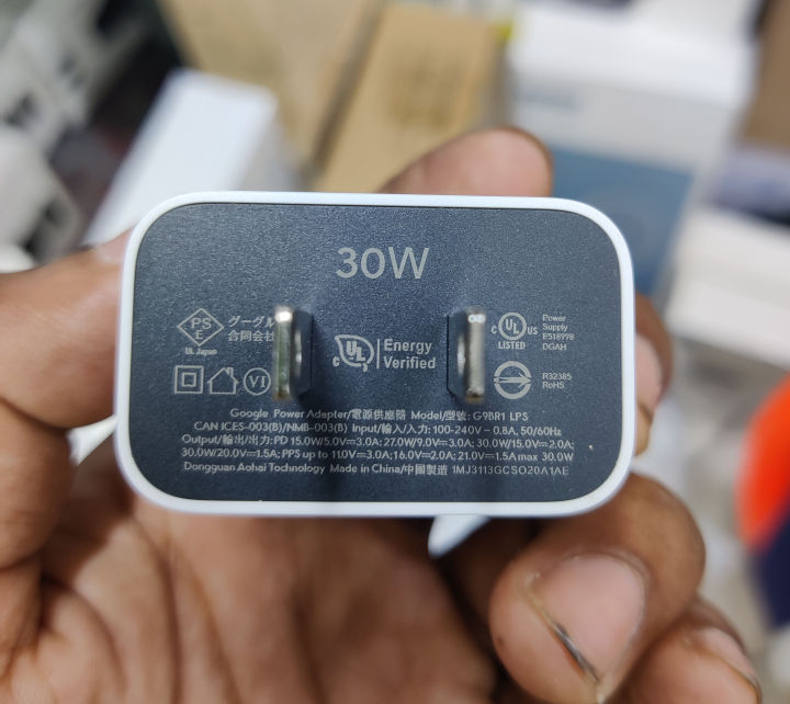 30W%20USB-C%20Power%20Adaptor%20-%20white%20-%20Image%206