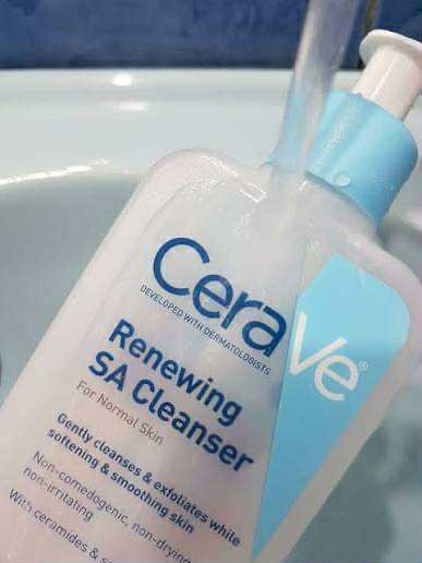 CeraVe%20Renewing%20SA%20Cleanser%20237ml%20(Made%20in%20UK)%20-%20Image%207