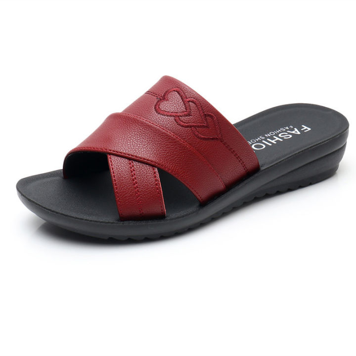 Mom%20sandals,%20female%20genuine%20leather,%20soft%20soles,%20comfortable%20flat%20slippers,%20women's%20shoes,%20non-slip%20slippers%20for%20middle-aged%20and%20elderly%20people,%20wear%20soft%20soles%20in%20summer,%20and%20slippers%20for%20the%20elderly%20-%20Image%207