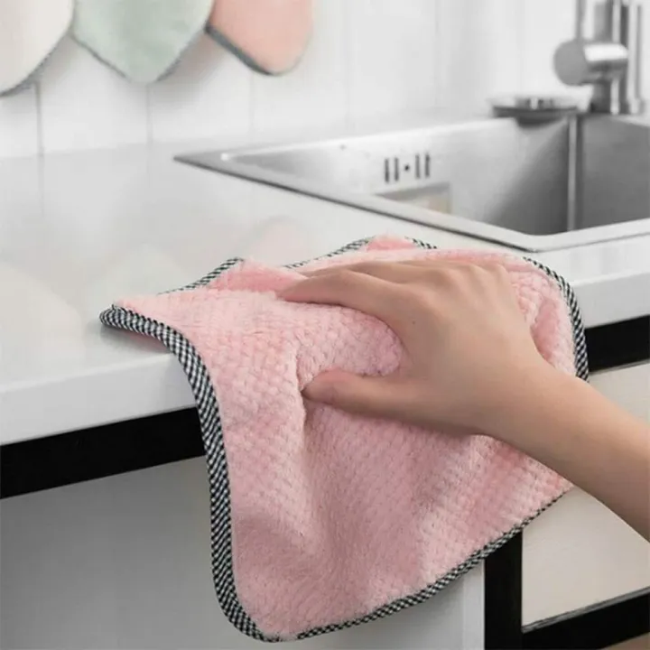 Kitchen%20Supplies%20Absorbent%20Hanging%20Towel%20Coral%20Fleece%20Tea%20Towel%20-%20Image%206