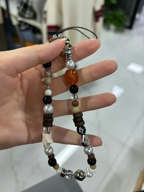 Retro%20Brown%20Leopard%20Cat%20Bead%20Phone%20Chain%20Elegant%20Short%20Wrist%20Lanyard%20Decor%20Bead%20String%20Chain%20Camera%20Hanging%20Accessory%20For%20Women%20-%20Image%203