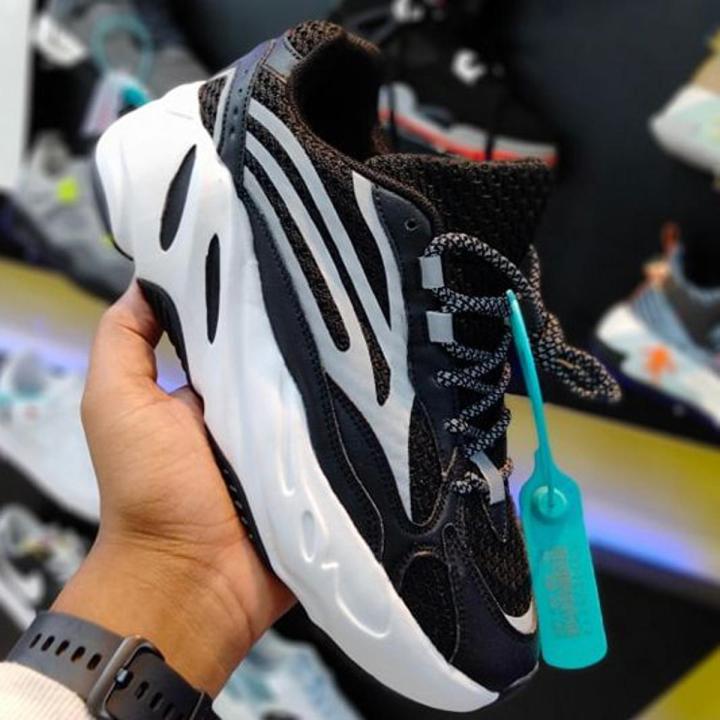 black white yeezy 700