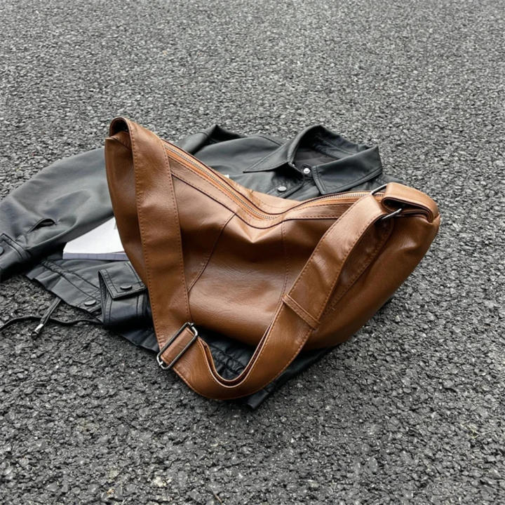 Banana Bag Crossbody Bag Aesthetic Handbag Oil Wax Leather Bag Half Moon Shoulder Bag