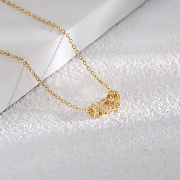 Light%20Luxury%20Temperament%20Socialite%20Style%20High-Grade%20Vachette%20Clasp%20Zircon%20Clavicle%20Chain%20Fashionable%20Exquisite%20Elegant%20Wear%20Necklace%20-%20Image%206