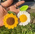 Crochet sunflower, daisy keychain, bag charm, bag decoration, bag pendant, keychain, cute gifts.