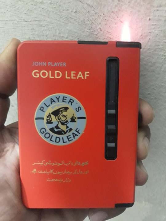 Gas%20Lighter%20Inside%20With%20Automatic%20Cigarate%20Storage%20Box%20Case%20-%20Image%204