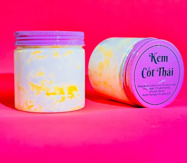 Kem%20Cot%20Thai%20Emergency%20Whitening%20Body%20Cream%20-%20300gm%20-%20Image%203