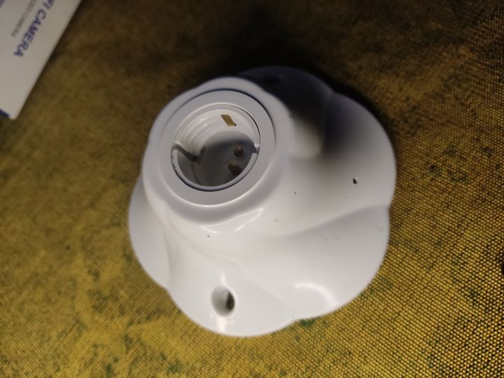 HD%20Bulb%20Base%20Wireless%20IP%20Camera%20Lamp%20Holder%20Security%20camera%20-%20Image%205