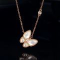French style white mother-of-pearl butterfly necklace for women, light luxury, niche and high-end, a birthday gift for best friend or girlfriend.