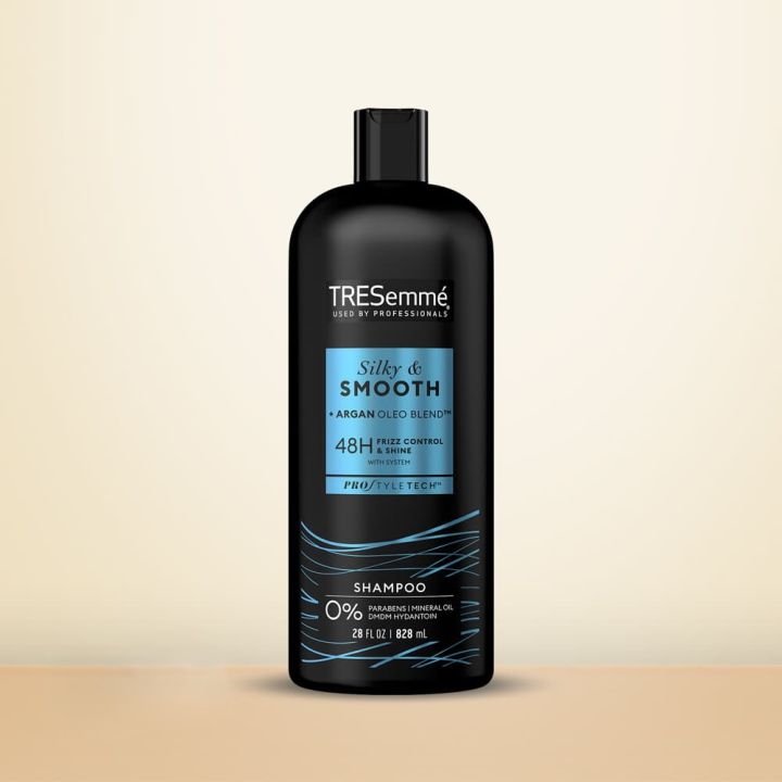 TRESemme%2024%20Hour%20Volume%20Collagen%20&%20Peptide%20Complex%20Instant%20Lift%20Volume%20Instantane%20828ml%20-%20Image%204