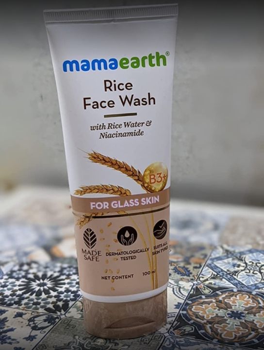 Mamaearth%20Rice%20Water%20Face%20Wash%20with%20Niacinamide%20for%20Glass%20Skin%20-%20100ml%20-%20Image%203