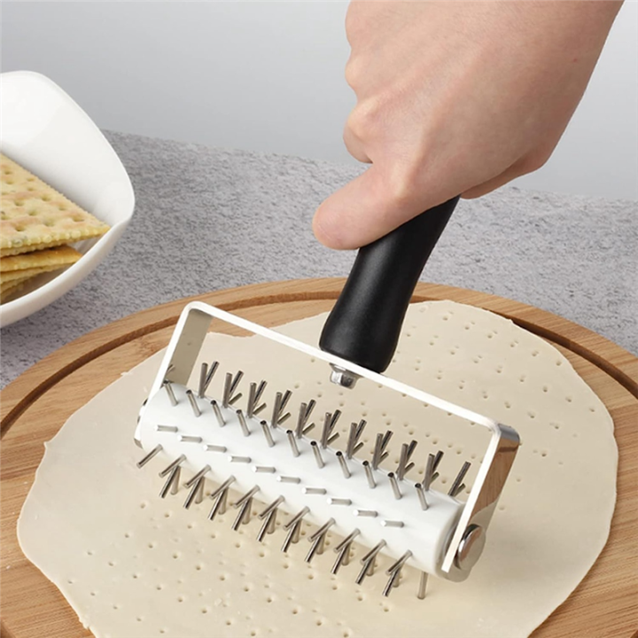Pizza%20Dough%20Roller%20Stainless%20Steel%20Pizza%20Pin%20Puncher%20Dough%20Hole%20Maker%20with%20Plastic%20Handle,%20Docking%20Tool%20-%20Image%202