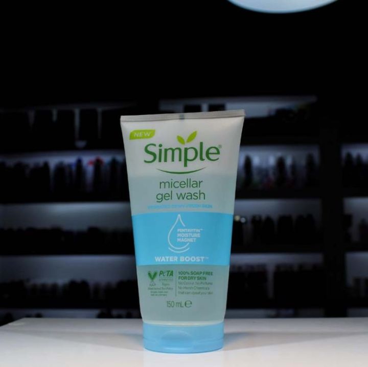 International%20Simple%20Water%20Boost%20Micellar%20Facial%20Gel%20Wash%20-%20150ml%20-%20Image%202