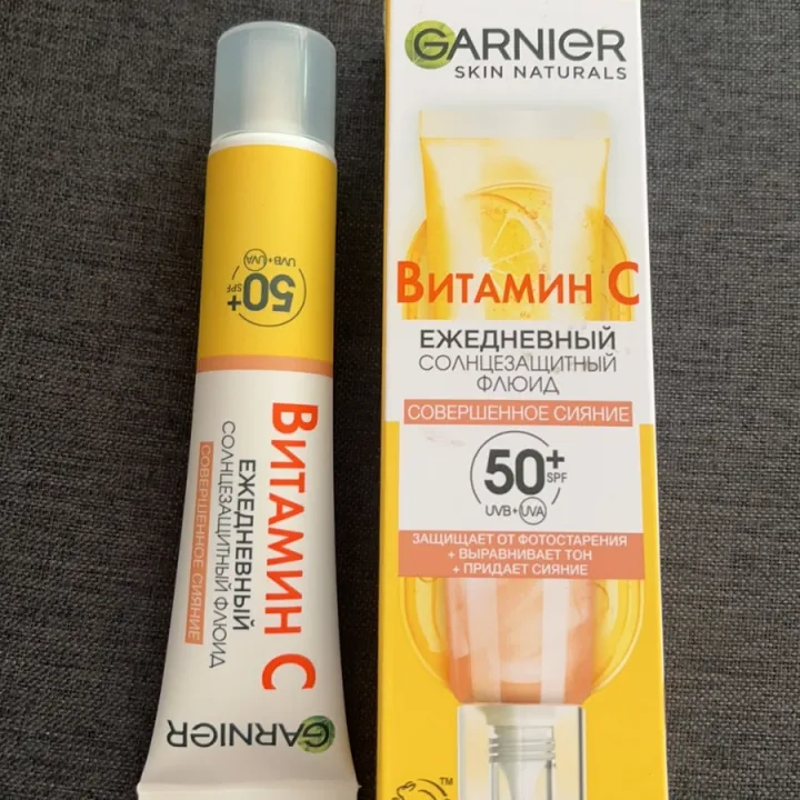 Bombasties%20Garnier%20Vitamin%20C%20Brightening%20Anti-UV%20SPF50+%20Sun%20Protection%20Even%20Skin%20Tone%2040ml%20-%20Image%204