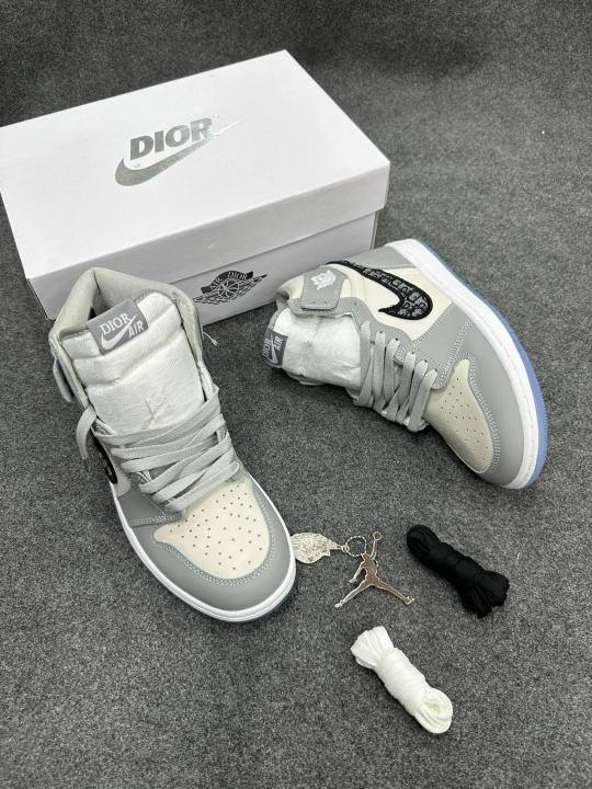 Men's%20Running%20Shoes%20New%20Model%20Top%20Quality%20Multicolour%20High%20Neck%20Sneakers%20-%20Premium%20Footwear%20for%20Mens%20-%20Image%204