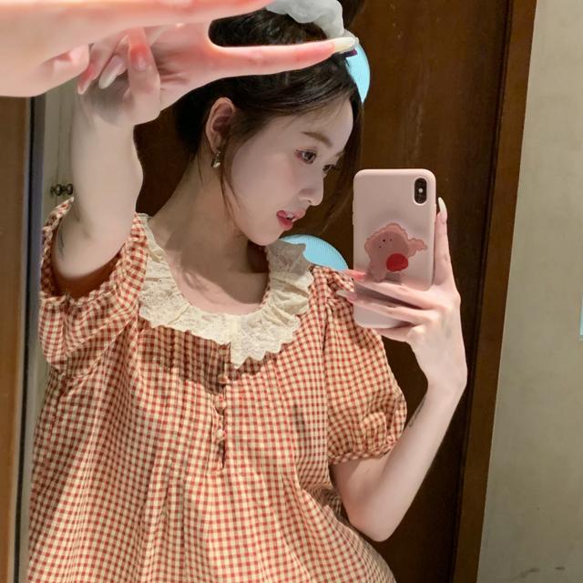Shirt%20Women's%20Summer%20New%20Korean%20Style%20Versatile%20Sweet%20Style%20Lace%20Doll%20Stitching%20Plaid%20Slimming%20Short%20Sleeve%20Top%20-%20Image%203