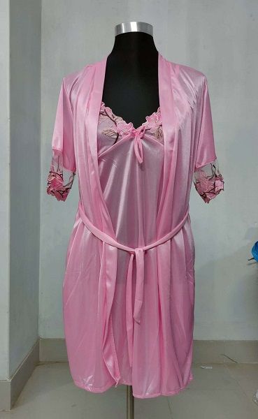 Fashionable%20Women%20Nighty%20Women%20Summer%20Ice%20Silk%20Sleepshirts%20Thin%20Sexy%20Sling%20Mini%20Dress%20Short-sleeved%20Robe%20Two-piece%20Home%20Service%20Imitation%20Silk%20Nightdress%20-%20Image%204